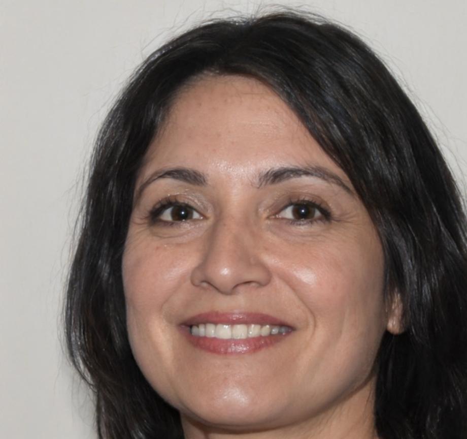 Simona Bănică - Analist financiar senior